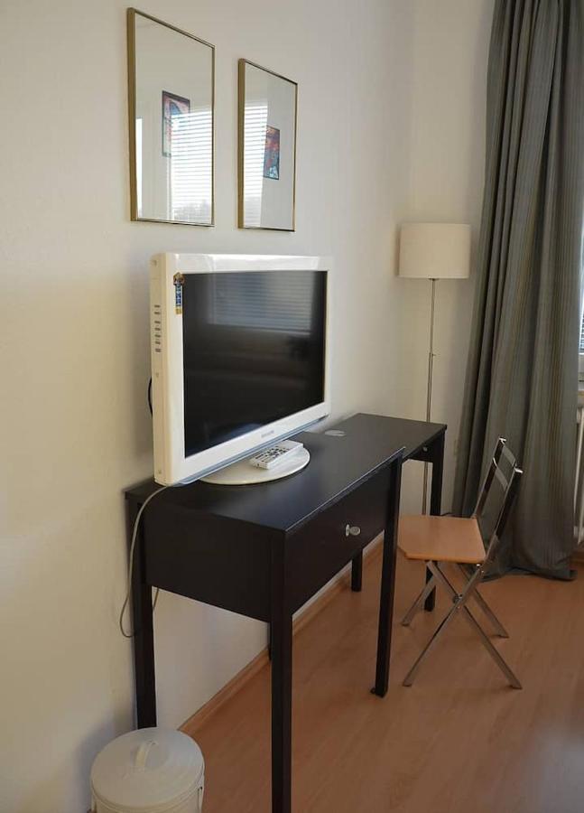 Schoene Grosse Wohnung 2 Schlafzimmer Bis 6 Pax Naehe Stadion Signal Iduna Dortmund Exterior photo